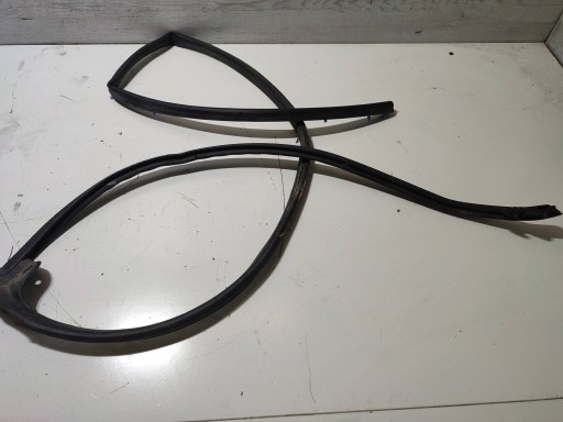 Peugeot 2008 II 2020 rear part side right rubber gasket door tylnych