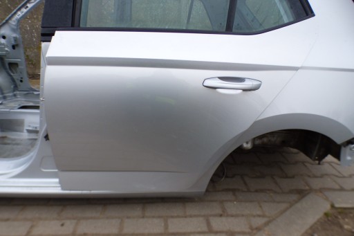 Tür links heck hinten lakier LA7W st.BDB SKODA FABIA III HTB