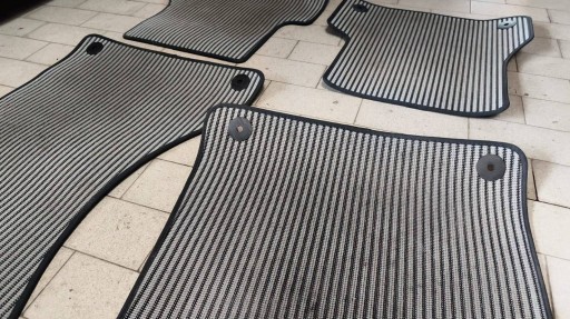 mats samochodowe Komplet Audi A6 Allroad C7 4G1863691B