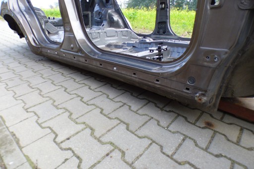 práh sloupek pravý díl předek lakier D5 KIA SPORTAGE III