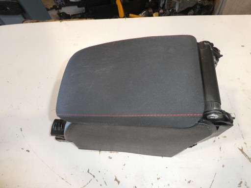 VW GOLF 6 VI GTI GTD Armlehne 1K5864251C