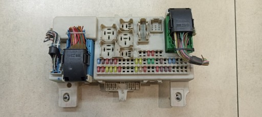 Блок запобіжників mazda 3 5d 1.6 5190800a4