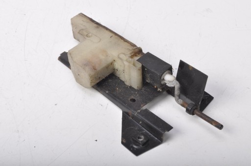 BMW E24 привод замок крышки топливного бака