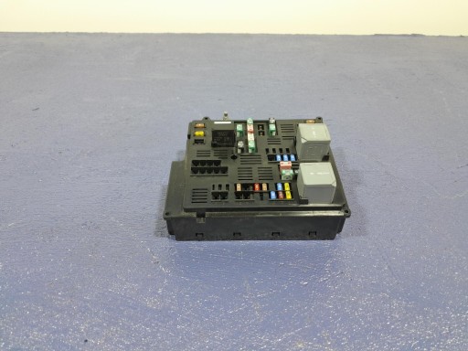 Volvo s90 v90 ii 16- 2.0d блок предохранителей 31473772