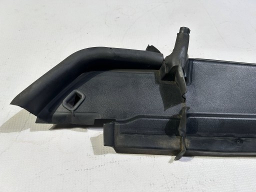 cap cover moulding of a fender of the right right Ford Explorer V 2011