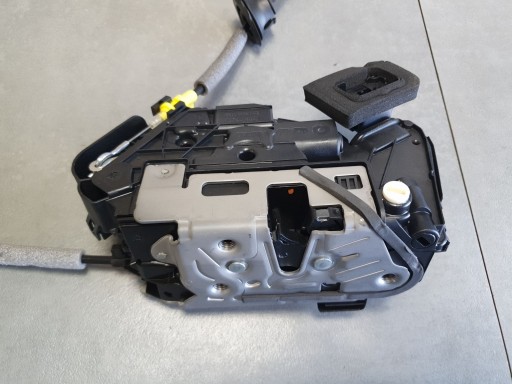 Audi A3 8Y lock door right rear part 5TA839016P