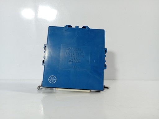 Toyota Prius Hybrid 2 II 03-09 control unit module BODY CONTROL 8961847011