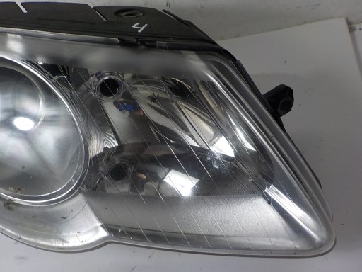 VOLKSWAGEN PASSAT B6 light right front front UK