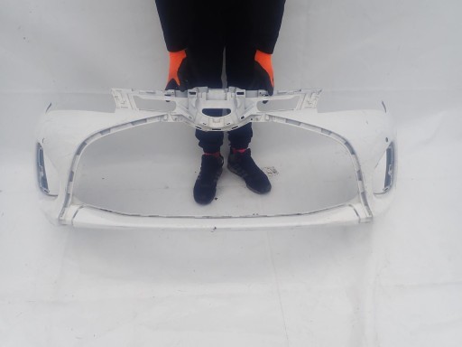 TOYOTA YARIS III 3 LIFT 14-17 bumper front PDC