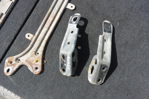 console POPRZECZKA bracket OSLON chassis KPL LEXUS GS III 450H