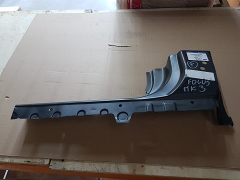 FORD FOCUS MK3 поріг правий оригінал 8M51-A10130-AD