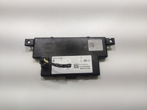 module control unit central of a lock TESLA MODEL 3 2017-2023 1100241-00-J