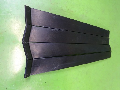 CL007 - Вертикальная дверная планка FORD FUSION 04r