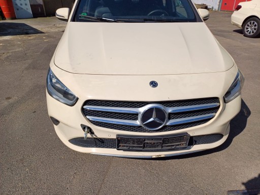 MERCEDES 247 передний комплект, капот, бампер, ремень 1.5