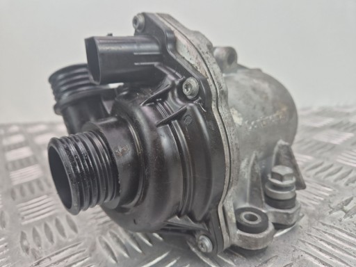 BMW 5 GT F07 535i N55 water pump 11868015