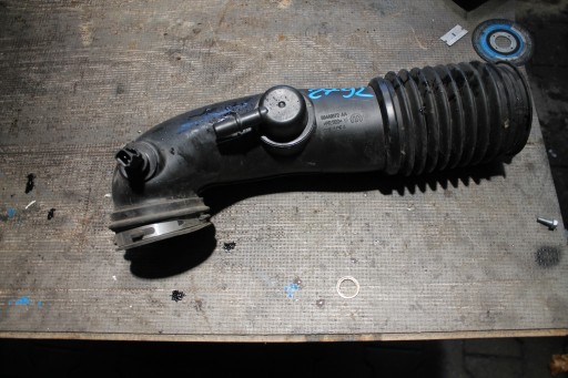 2792. pipe hose air DODGE RAM 68449572