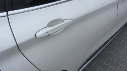 BMW X1 F48 rear part right door rear. MINERAL WEISS A96 right PERLA BIALE 746135