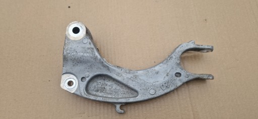 držák tlumiče AUDI AUDI A6 A7 Q5 4M0413037N levé