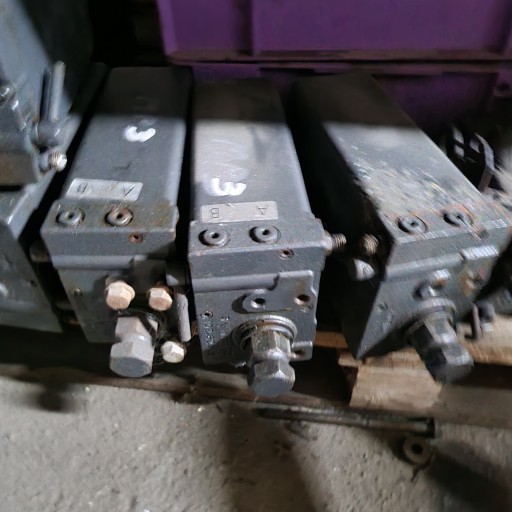 0015533801 - ПІДЙОМНИЙ НАСОС КАБІНИ ACTROS AXOR ATEGO MP 2 3