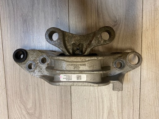 810958140 - CHEVROLET CRUZE II 16-ПОДУШКА ЛАПИ ДВИГУНА