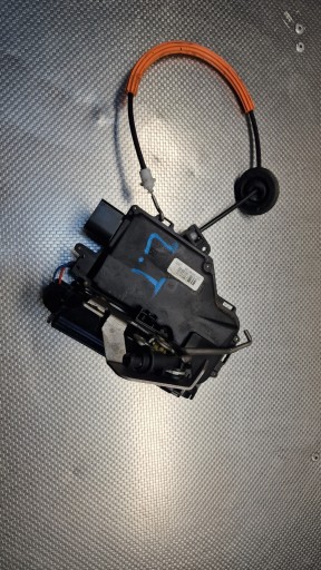 8E0839016C - AUDI A4 B6 замок задний левый задний