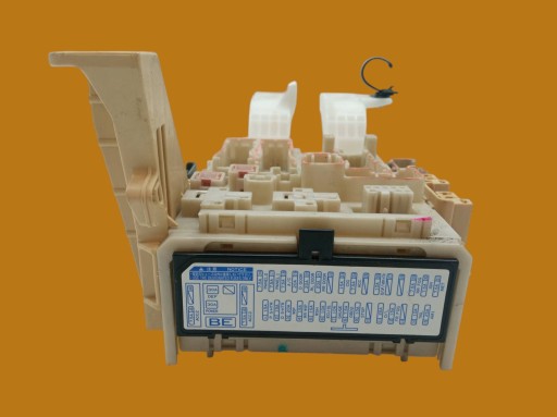 compartment of fuses 82730-52700 Toyota Yaris II (2005-2011)