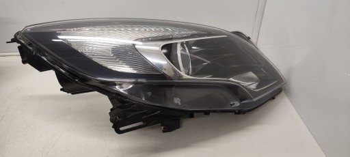 light front front right Opel Zafira C