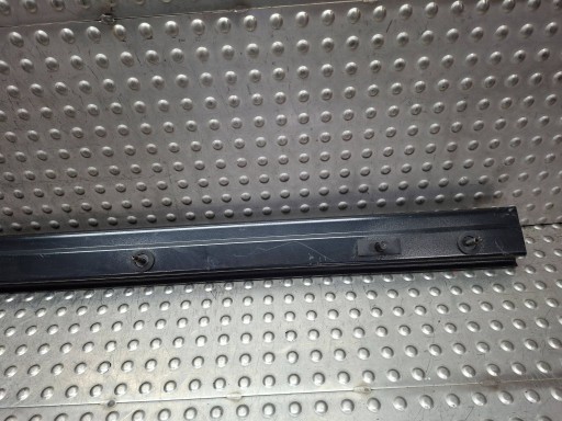 PROWADNICA Tür gleitende rechts 777603037R RENAULT TRAFIC III 2014