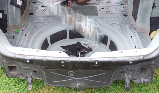 Задняя ванна VW Jetta VI 5c 10-18