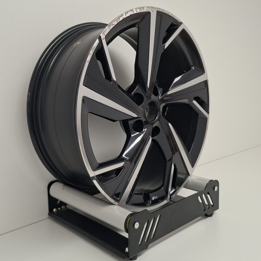AUDI A6 E-TRON 21" 85E601025T disk hliníkový