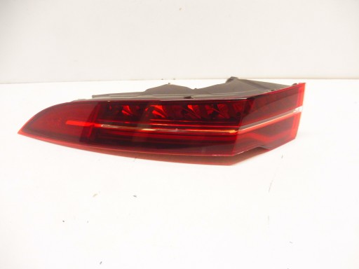 J9D3-13405 - Задняя светодиодная лампа Jaguar и Pace x590