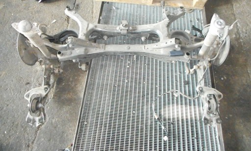 C-hr 19r 1.8hybrid задня підвіска балка зад