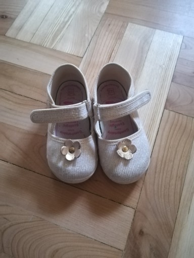 Гарні туфлі REN BUT 23 розмір