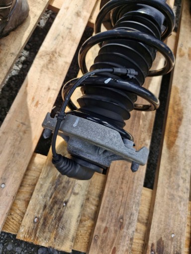 6879656 BMW X1 F48 swing AMORYZATOR right front