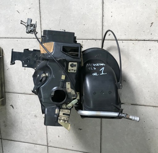 AX02577692M - MERCEDES W123 123 обогреватель