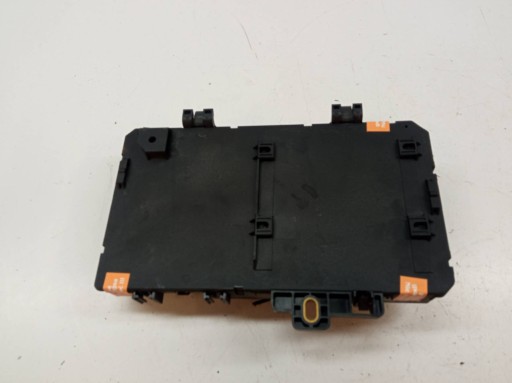 compartment of fuses 13206762 5DK008669 1.7 D 100KM Opel Astra H