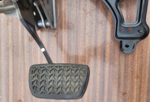 PEDAL bremse versteifung TOYOTA RAV4 V XA50 AUTOMAT 0824B 1014A OE EUROPA