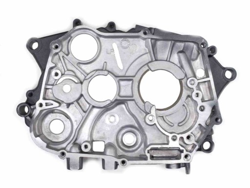 BENZER1563 - ПРАВИЙ КАРТЕР ASTON 125