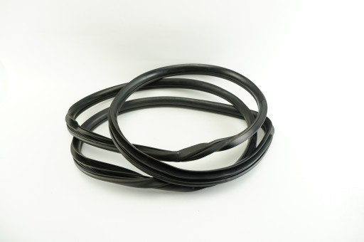 УПЛОТНИТЕЛЬ ДВЕРИ ПРАВЫЙ ПЕРЕДНИЙ KIA SPORTAGE III