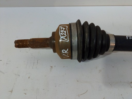 Peugeot 2008 et 1,4 HDI Demi axe Avant Droit 9677209880 (A227)