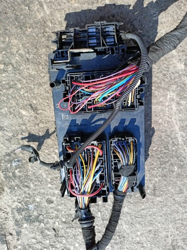 OPEL ASTRA J IV блок предохранителей C11000139