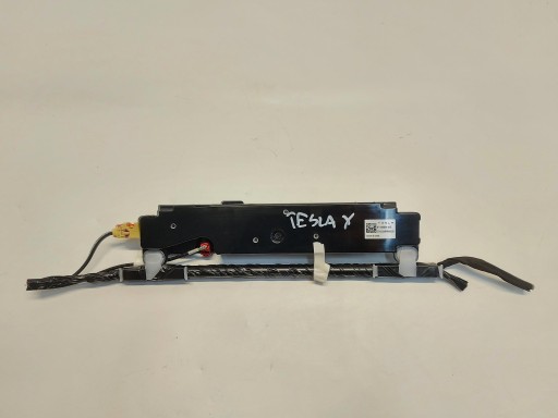 TESLA MODEL Y 2024r WZMAZNIACZ anténa 1585601-00-E