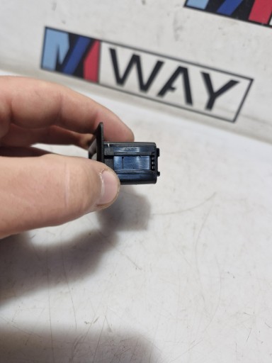 9275121 BMW F01 F10 F25 F26 F30 Bouton Bouton du capot Porte coffre hayon