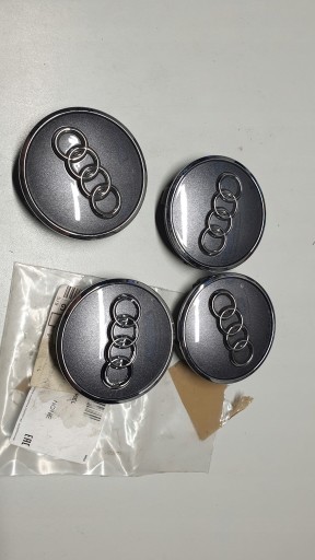 Кришки Audi 8W0601170 JG3 оригінал AUDI