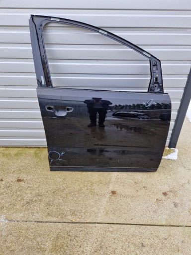 4K8821131B - VW Sharan 7n Seat Alhambra права передні двері