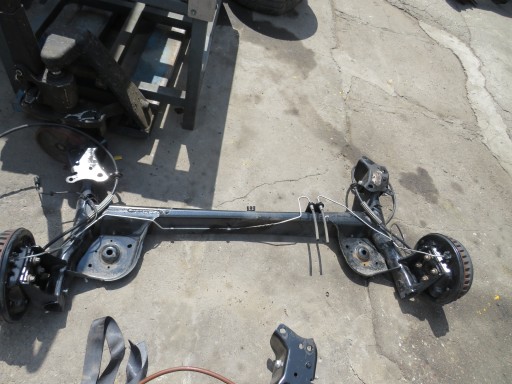 Задня вісь renault zoe beam