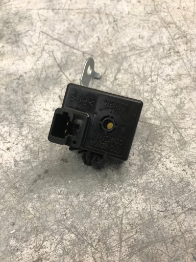relay COROLLA VERSO II 86650-13010