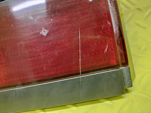 VW PASSAT B3 KOMBI Feux phare Gauche Arrière du capot 333945107