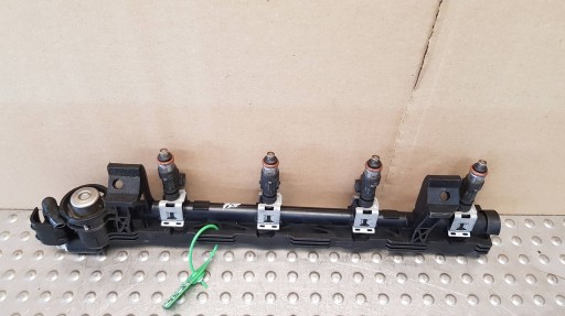 Rampe injection Injecteurs 8A6G-9H487-AB FORD FIESTA MK7 1.25B