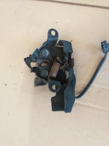 TOYOTA CAMRY VII замок капота передній 11-18